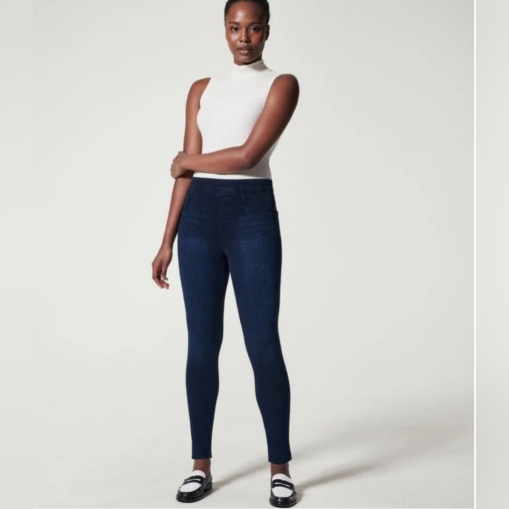 🌷Spanx Jean-ish Leggings in Dark Blue🌷size:S